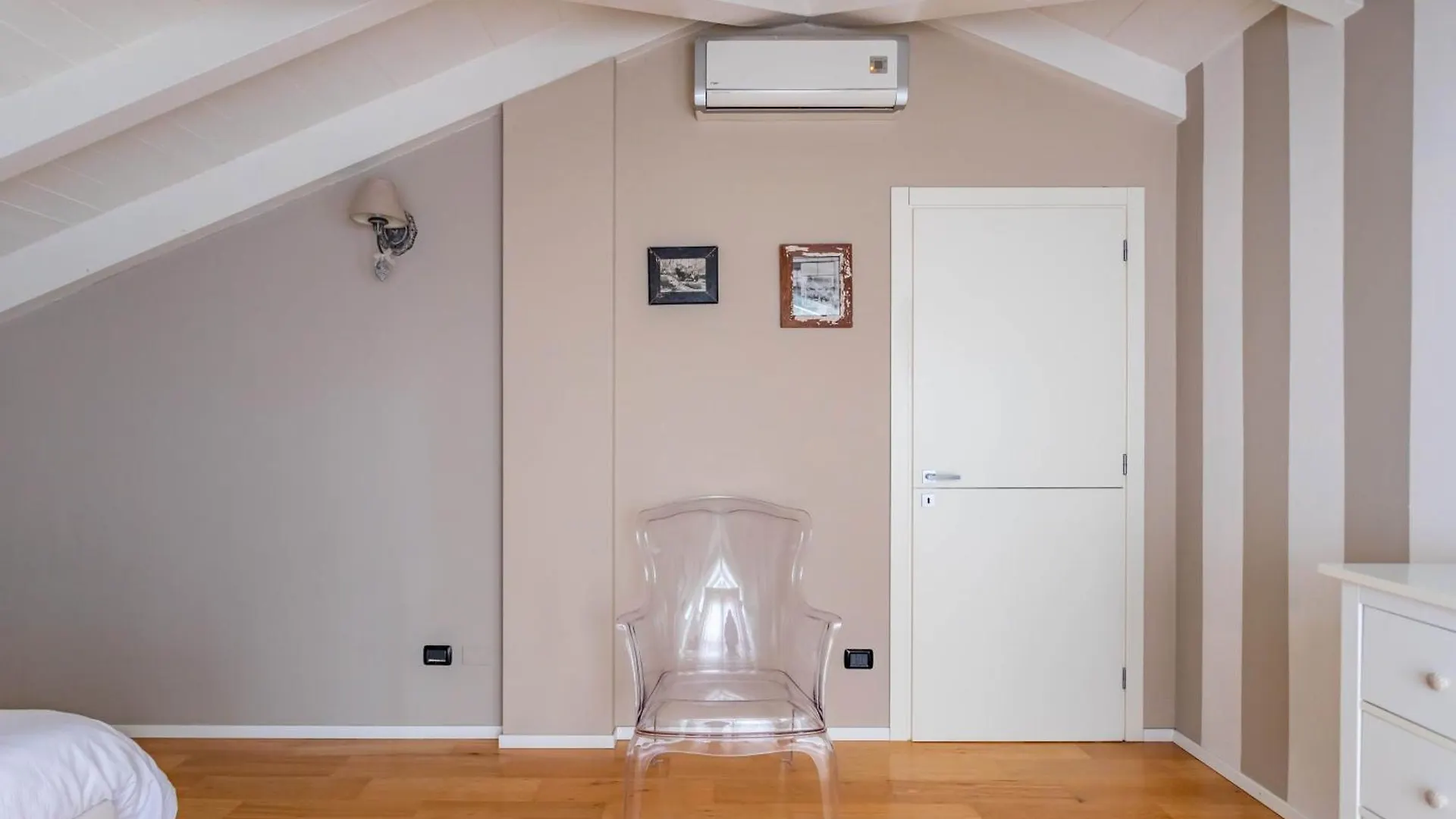 Mansarda Tra Le Risaie - Certosa Di Pavia - By Host4U Apartment Torre del Mangano