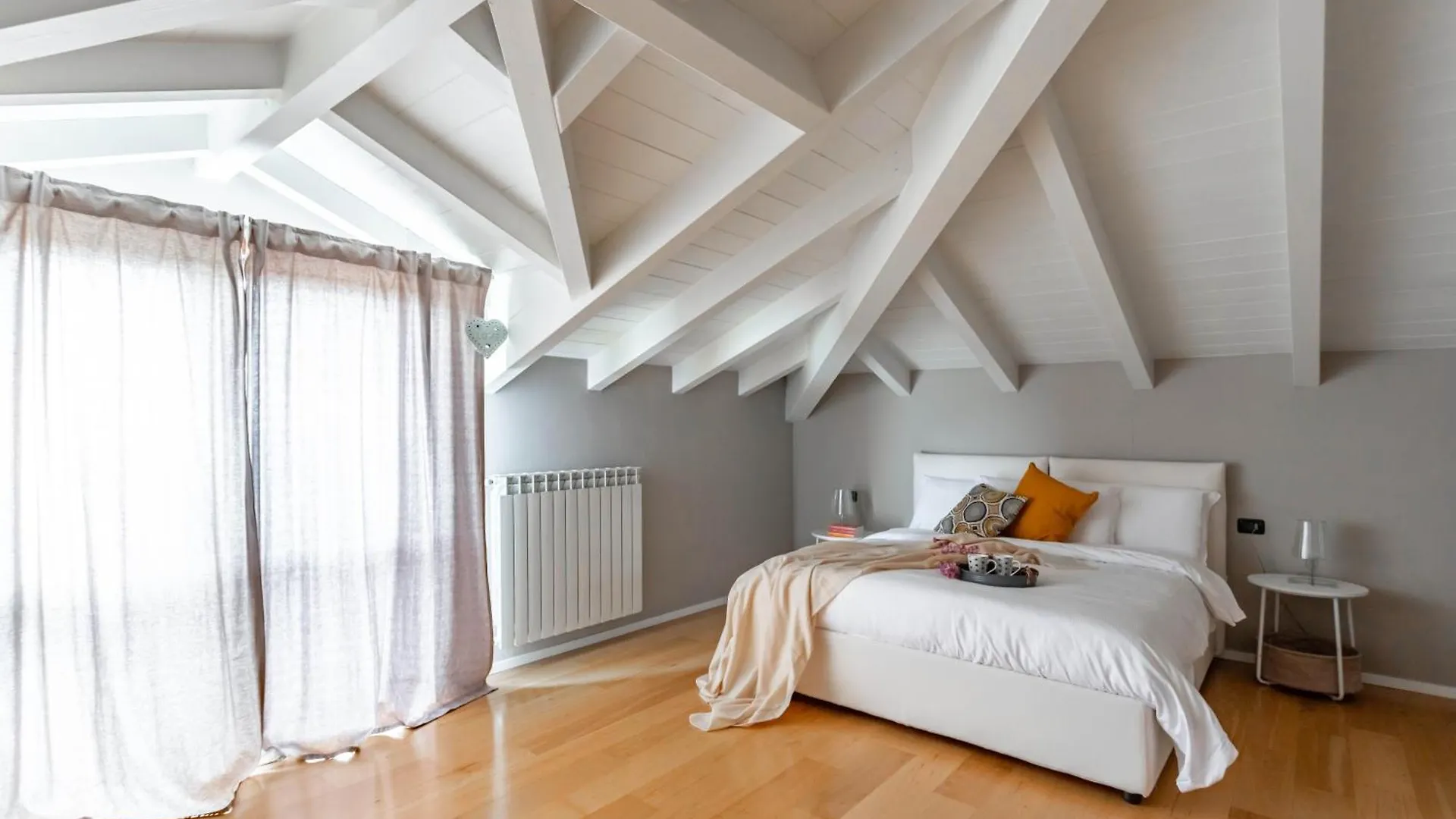 Mansarda Tra Le Risaie - Certosa Di Pavia - By Host4U Apartment Torre del Mangano