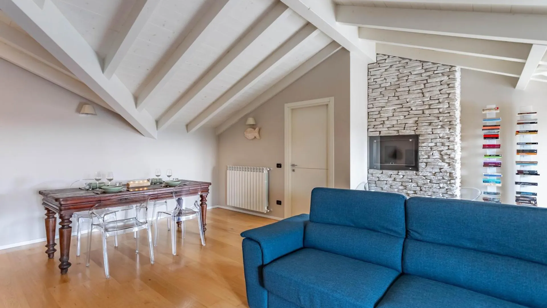 Appartement Mansarda Tra Le Risaie - Certosa Di Pavia - By Host4U à Torre del Mangano 0*,